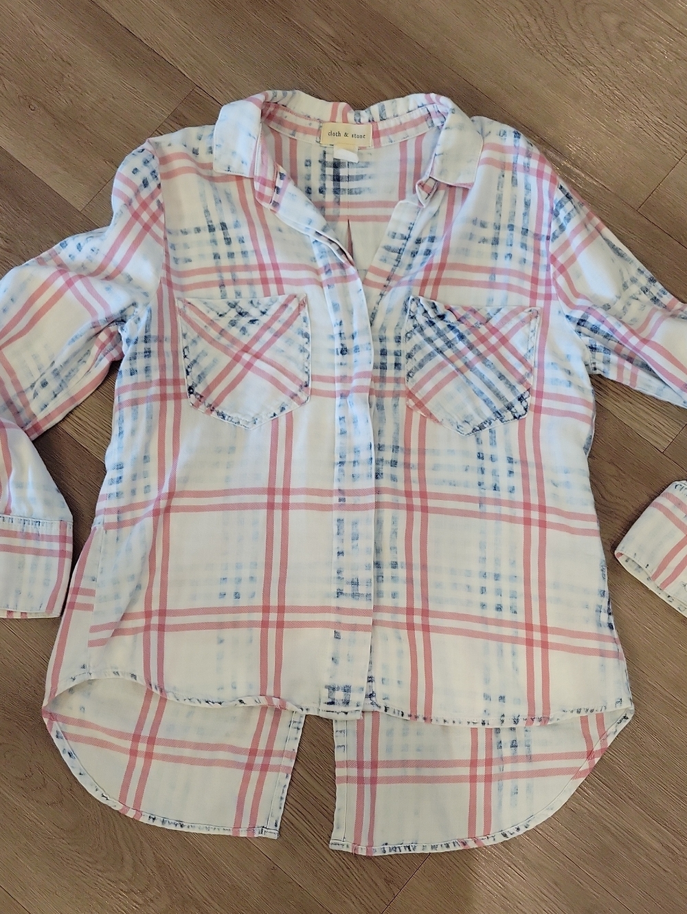Cloth & Stone Like New Womens Button Down
